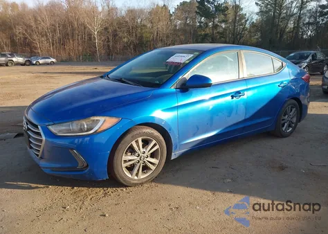 2017 Hyundai Elantra Value Edition z USA, uszkodzony, nr VIN 5NPD84LFXHH203235